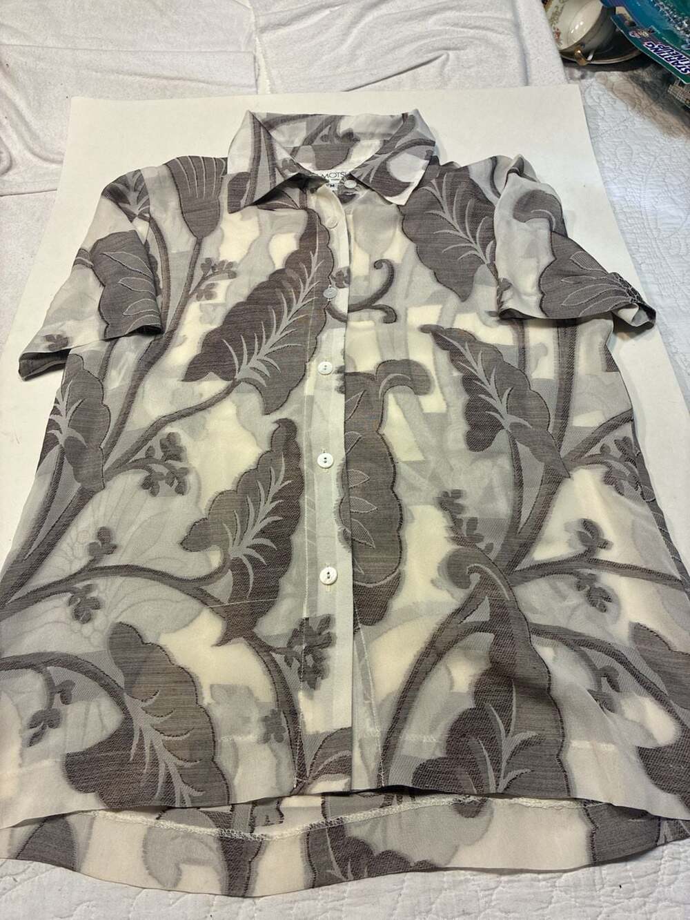TAMOTSU New York Women's Size M 100% Silk Short Sleeve Button Down Leaf Print Sh